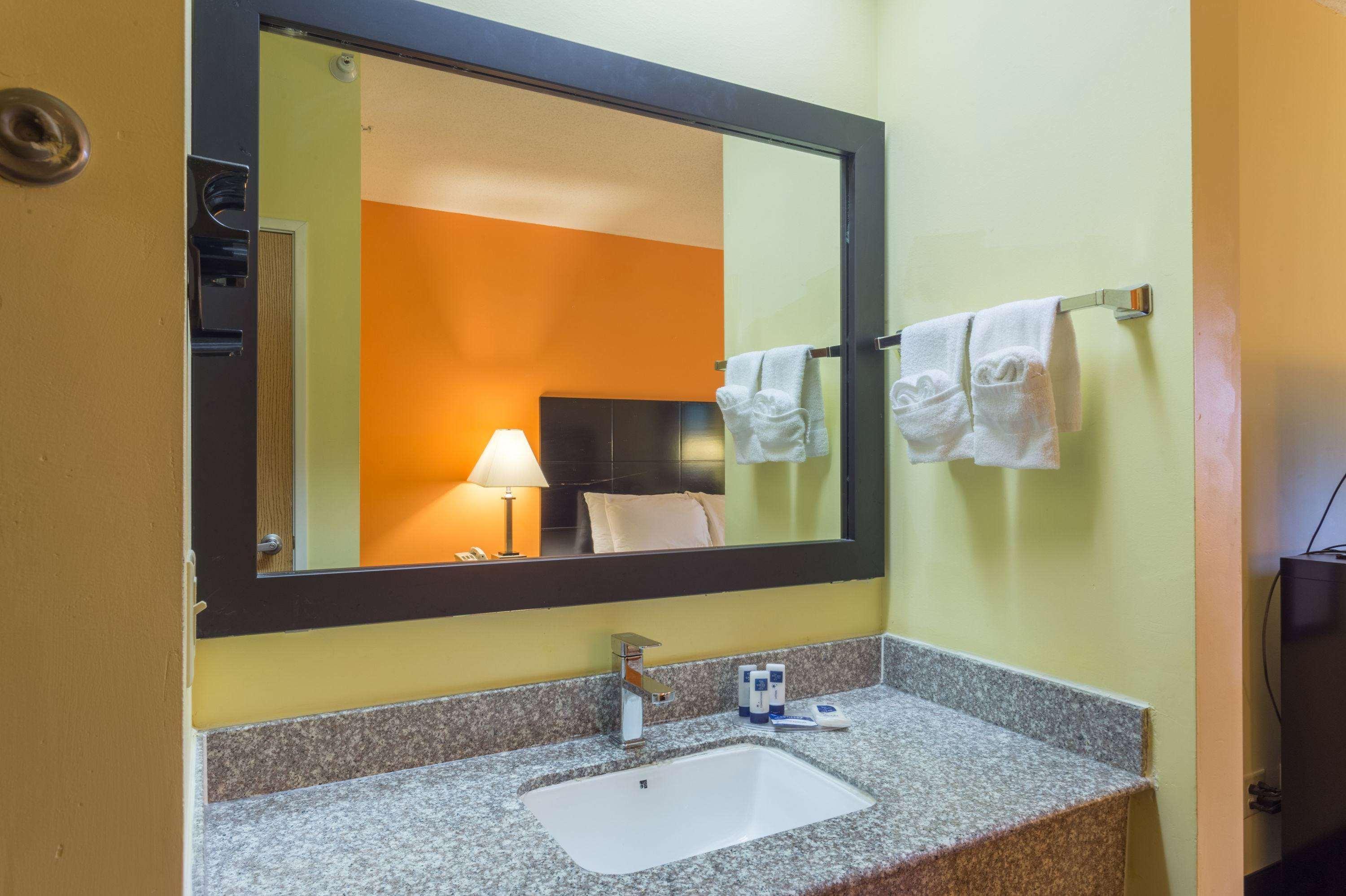 Americinn By Wyndham Streator Εξωτερικό φωτογραφία